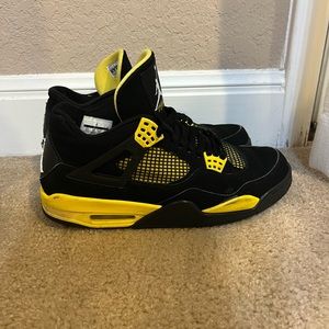 Air Jordan 4 Thunder 11
